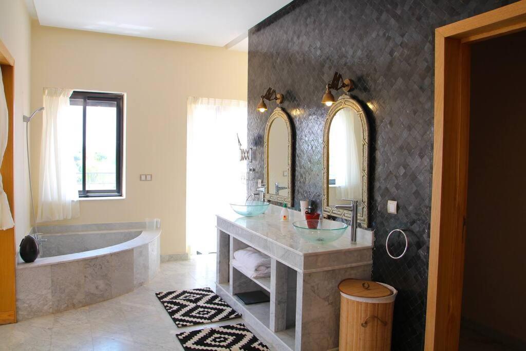 Villa Dar Lalla Mhalla 975m2 5ch - Rt De Fes Marraquexe